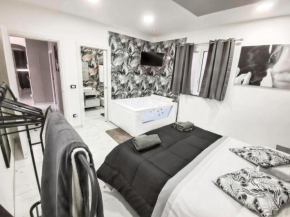 Charming House in Noto + Jacuzzi